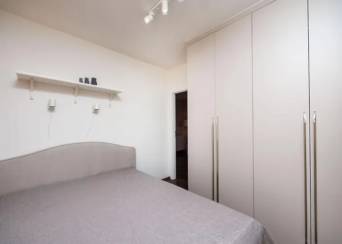 Ah Fibichova Next To Aupark Apartman *