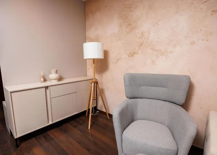 Ah Fibichova Next To Aupark Apartman